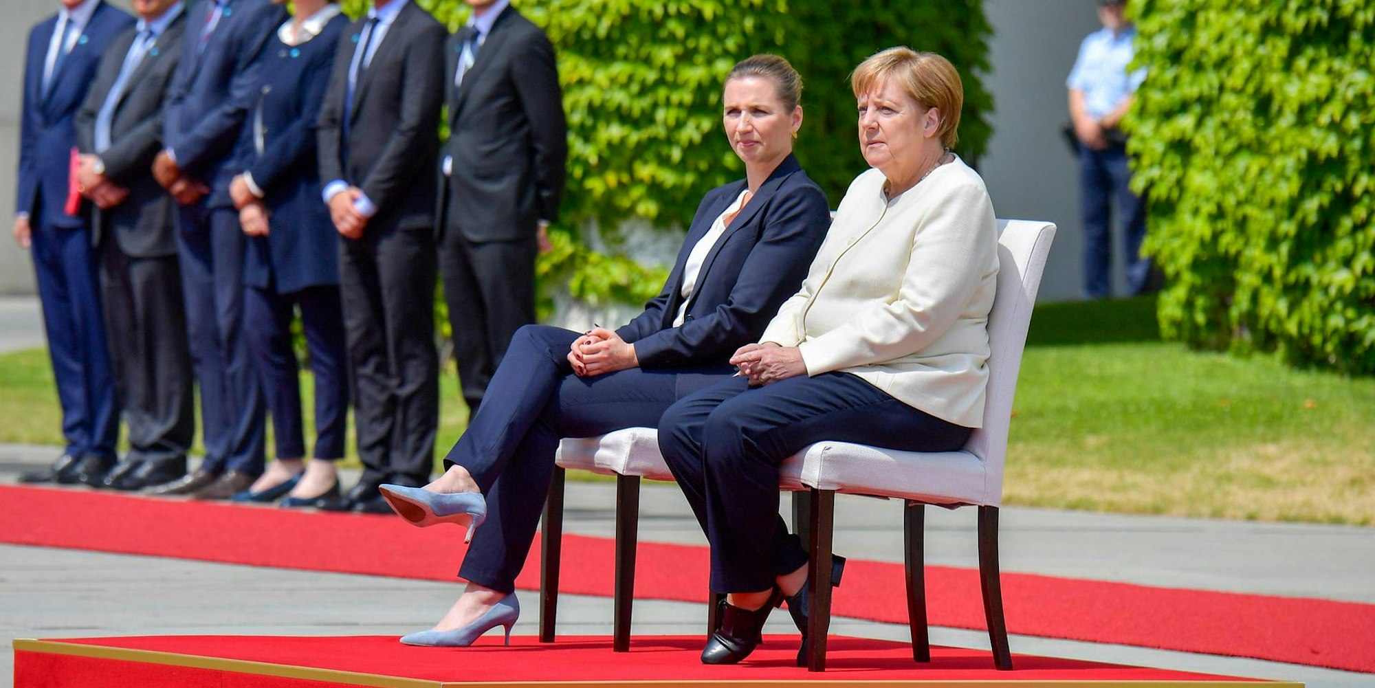 Merkel sitzt 110719