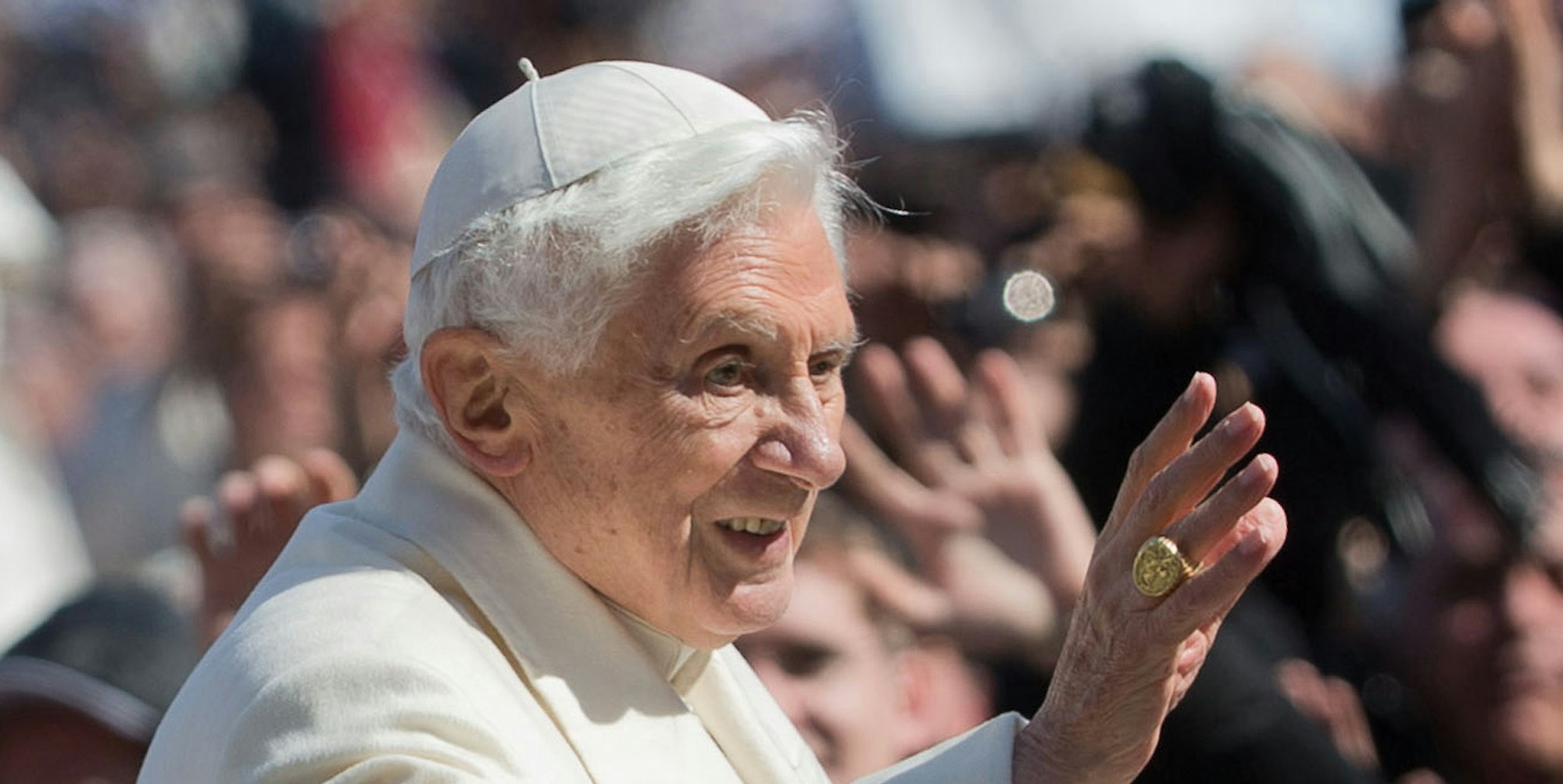 Benedikt XIV DPA 200122 (1)