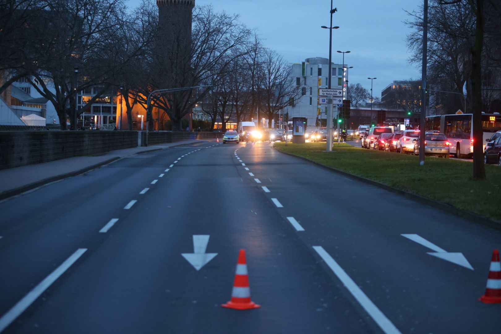 Unfall Rheinuferstraße Fahrbahn