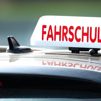 Fahrschule Symbolbild 310522