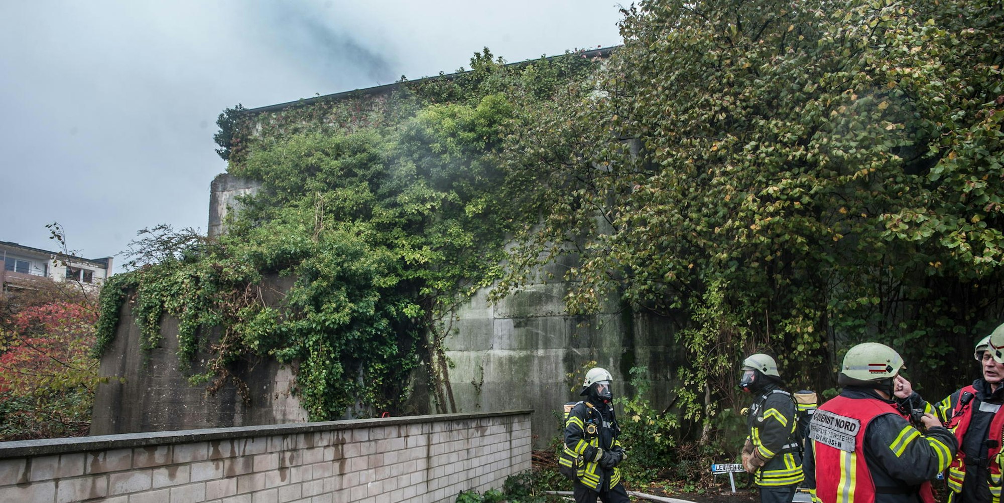 leverkusen-hochbunker-niederfeldstrasze-brannte--ALF_818