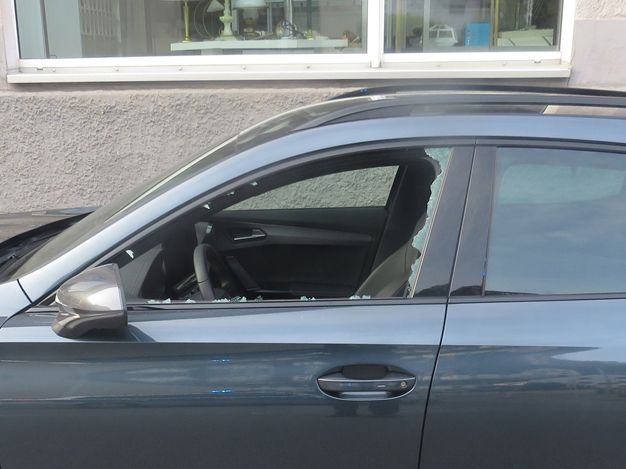 Schlagstock Auto Streit 300322