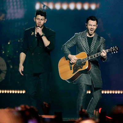 Jonas_Brothers-11022020-22