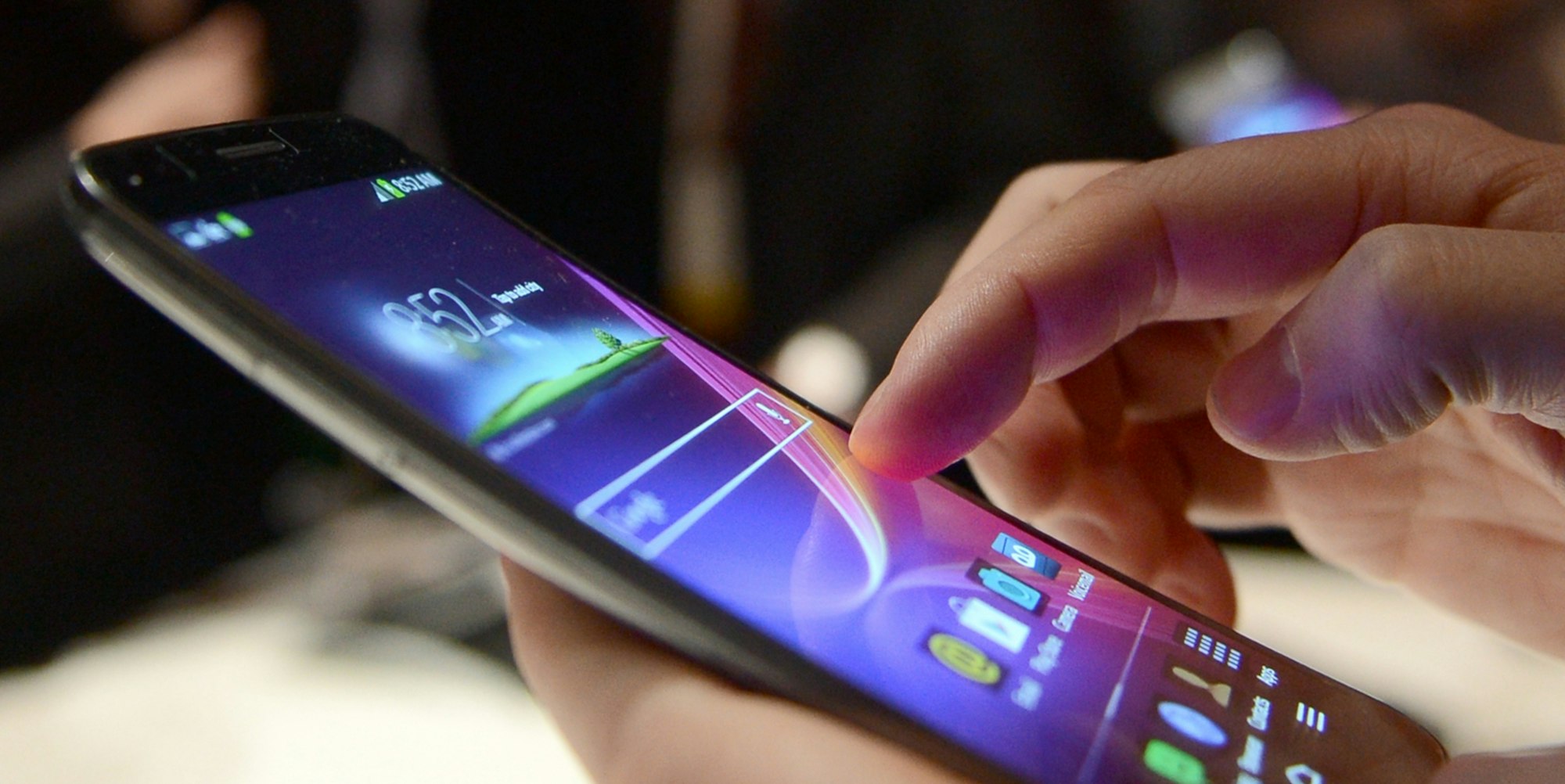 Android_Smartphone_51213376 (1)