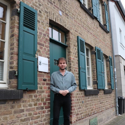 vor der Rondorfer Gebärdensprachfirma