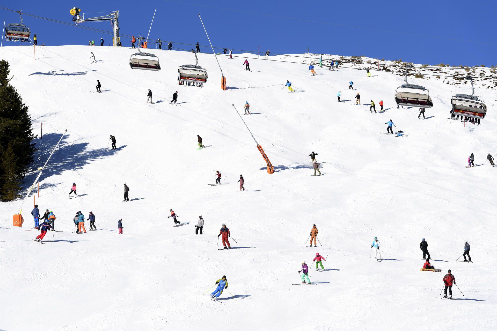 Skifahrer_in_der_Sch_63832390