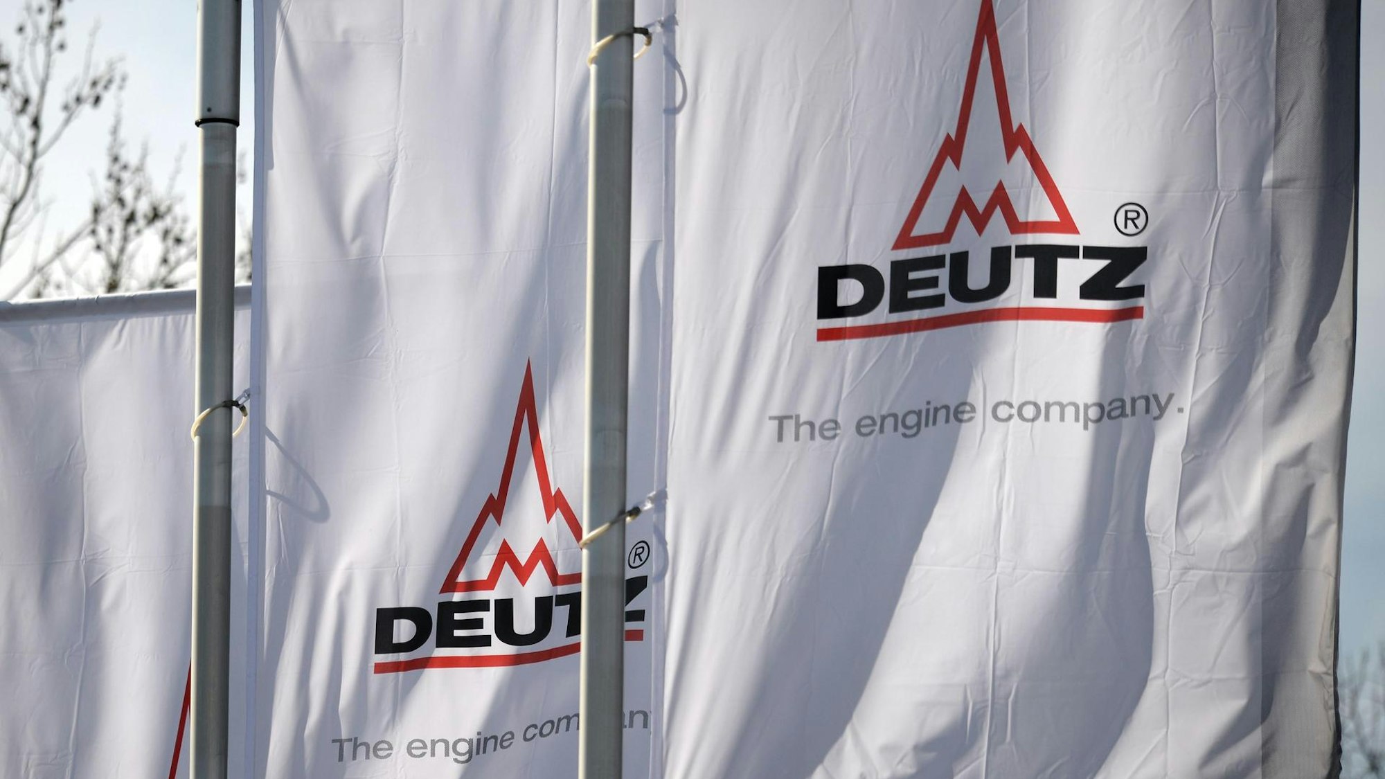Fahnen der Deutz AG in Köln