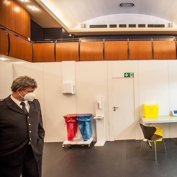 uebergabe_impfzentrum-leverkusen_ALF_5962
