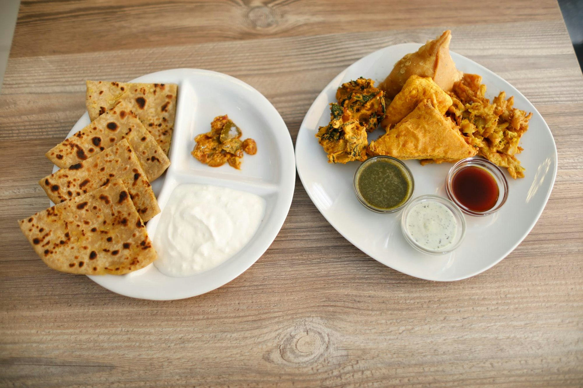 chai und coffee 2 teller