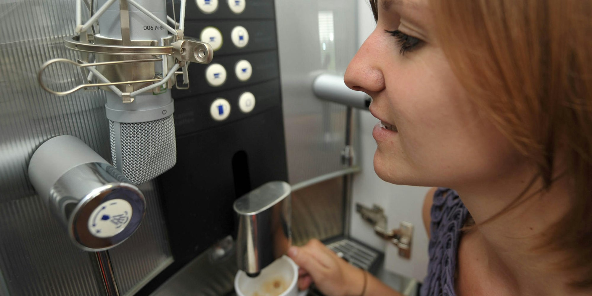 Kaffeeautomat Büro Frau Kaffee Symbol dpa