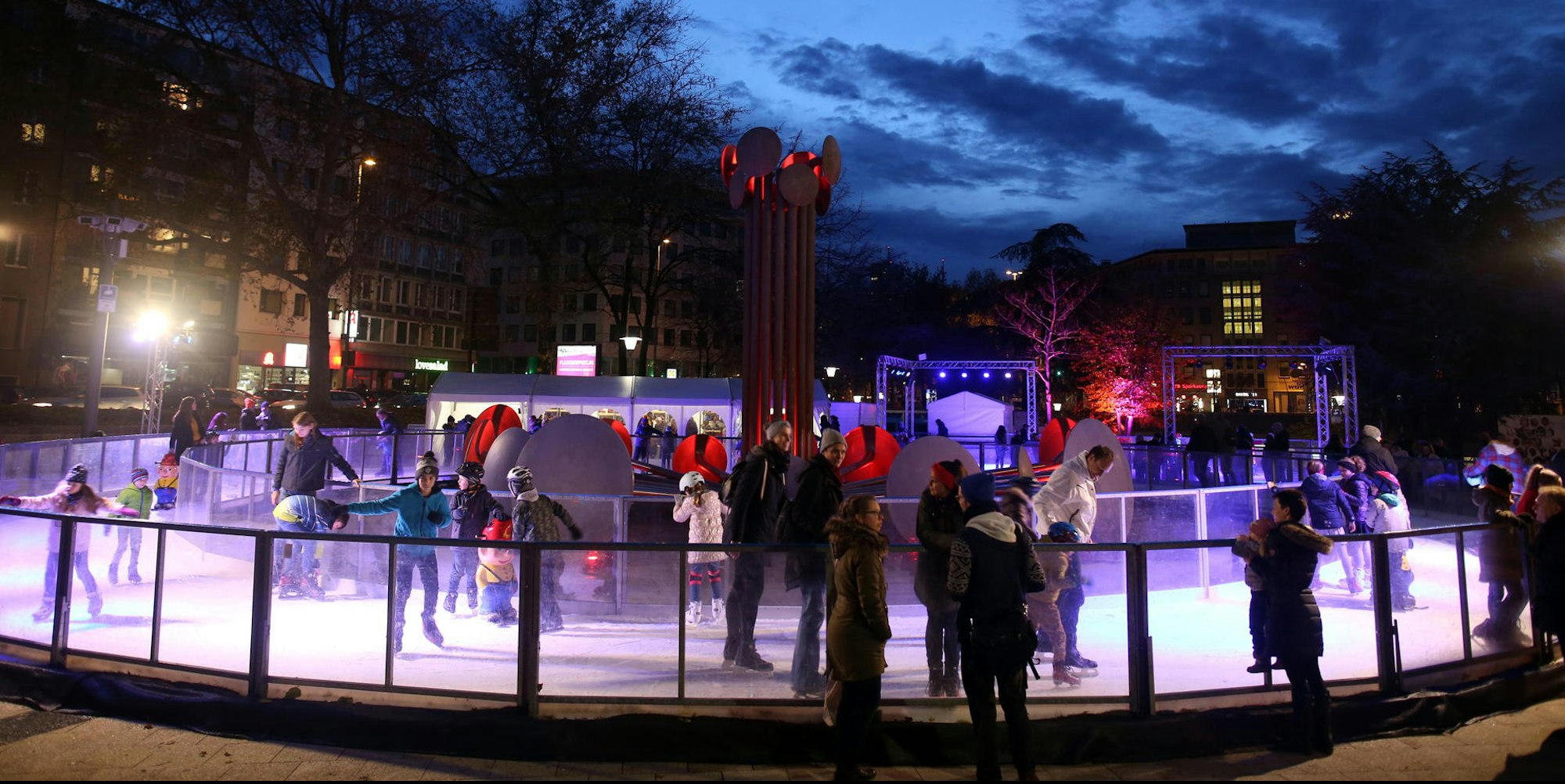 nab20191123_Eisbahn_Ebertplatz_01