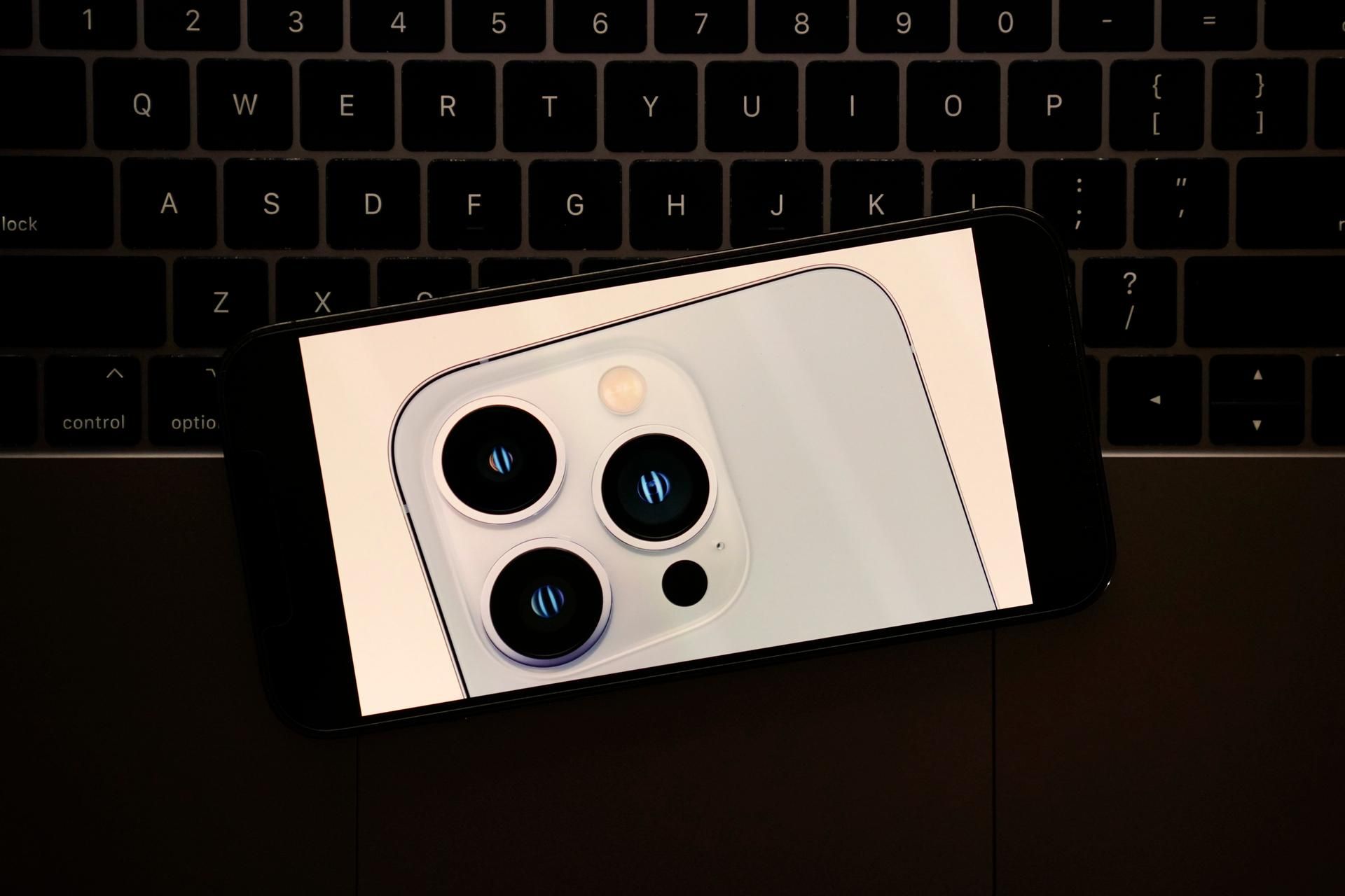iPhone 13_1