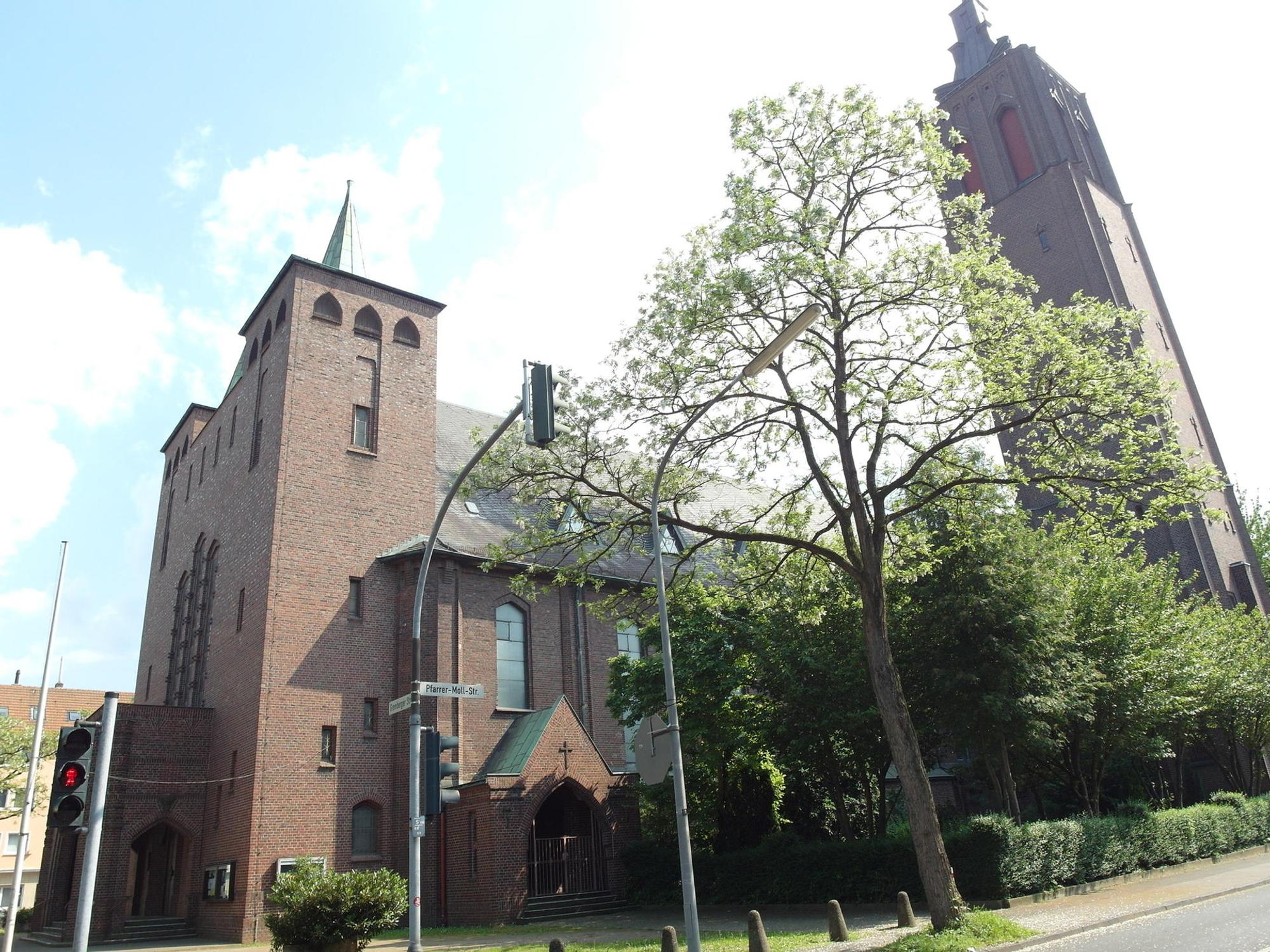 Katholische_Kirche_St._Engelbert